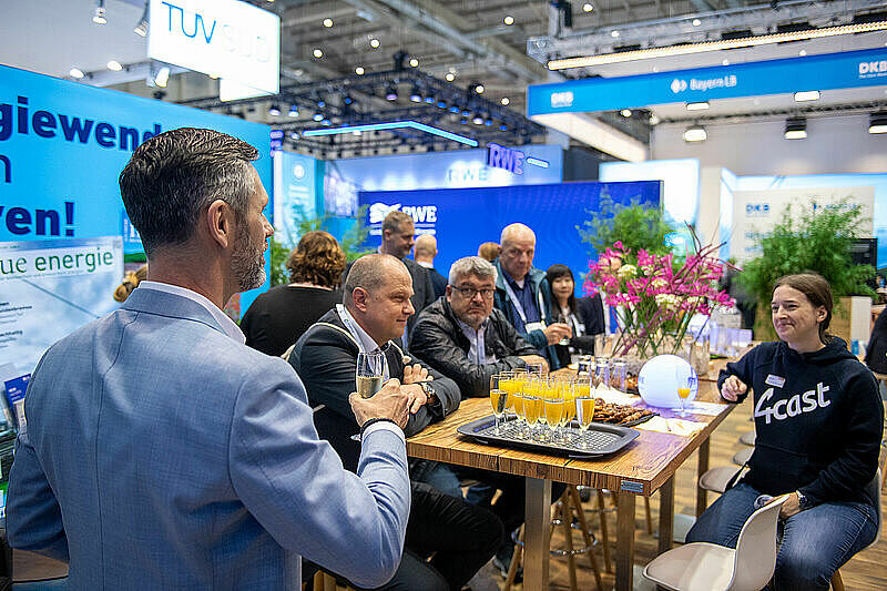Neumitgliederemfpang am BWE-Messestand Neumitgliederemfpang am BWE-Messestand